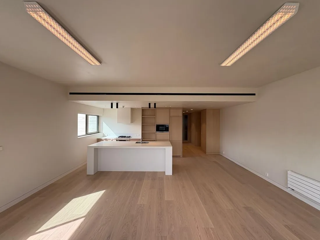 High-end residential finishing by Fakhry GC — natural oak and bespoke joinery, Beirut